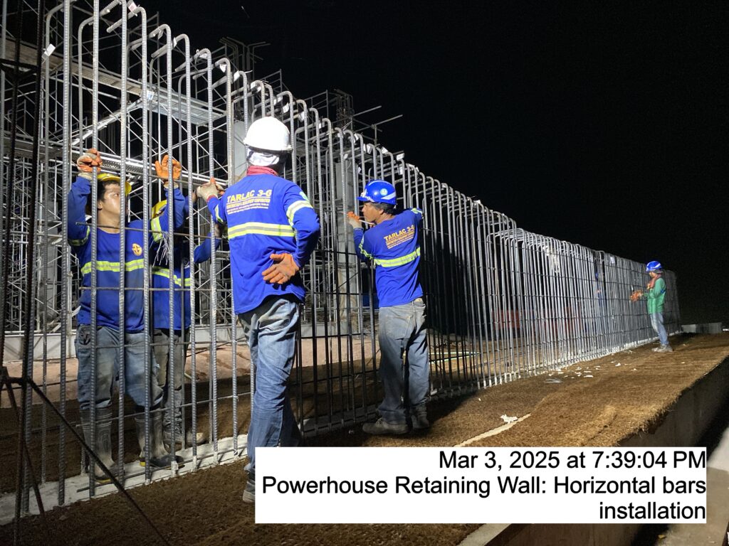 powerhouse retaining wall: horizontal bars installation